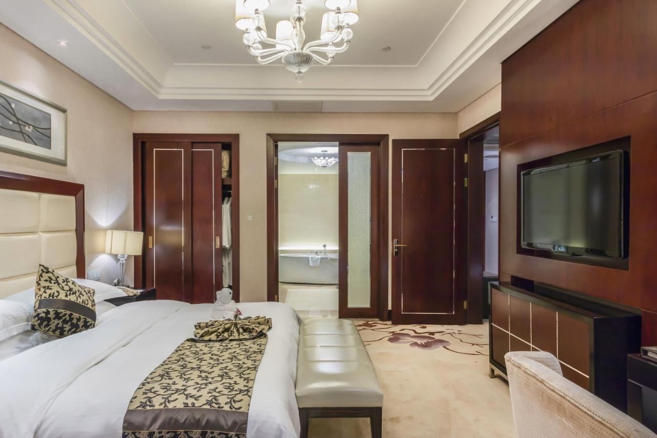 Wyndham Xinyang Downtown Hotel Exterior foto
