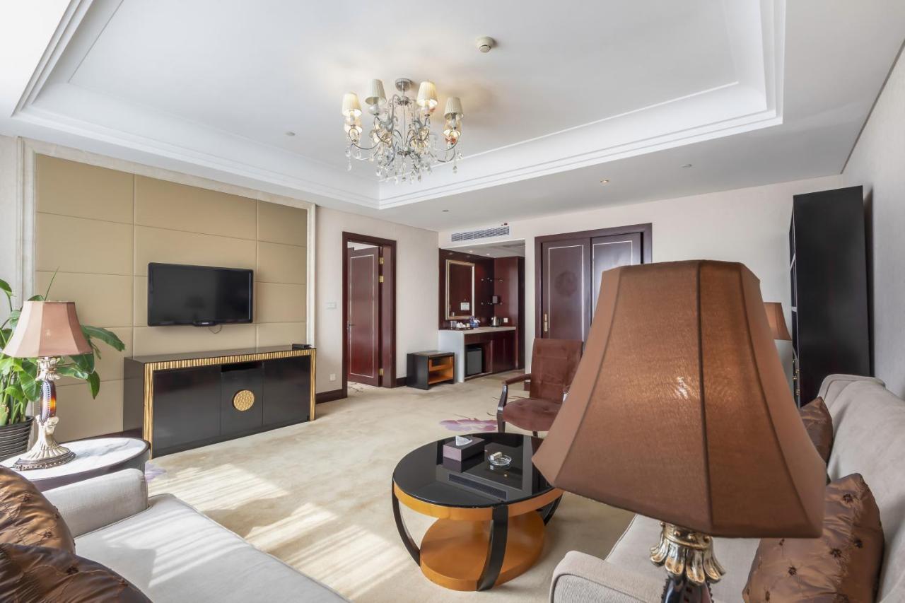 Wyndham Xinyang Downtown Hotel Exterior foto