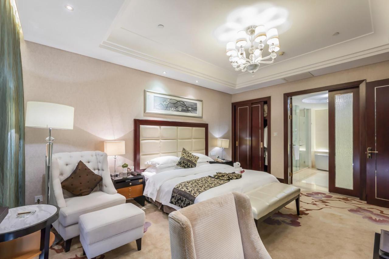 Wyndham Xinyang Downtown Hotel Exterior foto